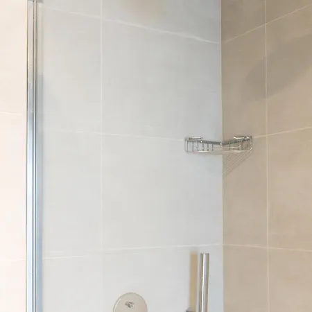 Mercury Tower Exclusive 1br W Rooftop Pool By Arco Collection Appartamento San Giuliano