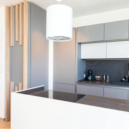 Mercury Tower Exclusive 1br With Rooftop Pool By Arcobnb アパート