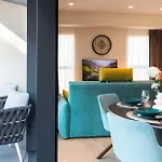 Mercury Tower Exclusive 1br W Rooftop Pool By Arco Collection アパート *