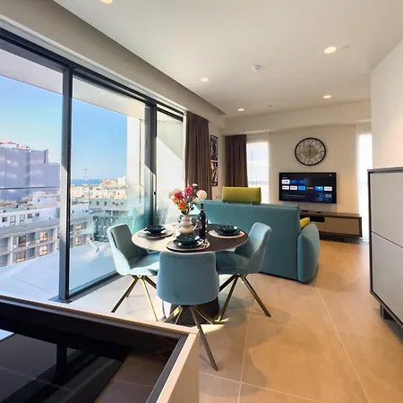 Mercury Tower Exclusive 1br With Rooftop Pool By Arcobnb