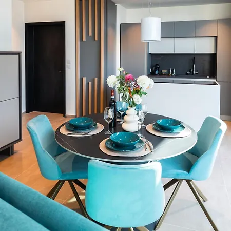 Mercury Tower Exclusive 1br With Rooftop Pool By Arcobnb