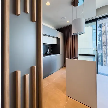 Mercury Tower Exclusive 1br With Rooftop Pool By Arcobnb