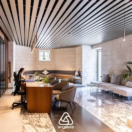 Mercury Tower Exclusive 1br With Rooftop Pool By Arcobnb