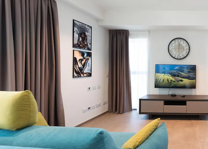 Mercury Tower Exclusive 1br W Rooftop Pool By Arco Collection Saint Julian's