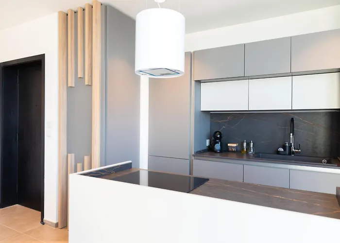 Mercury Tower Exclusive 1br W Rooftop Pool By Arco Collection アパート