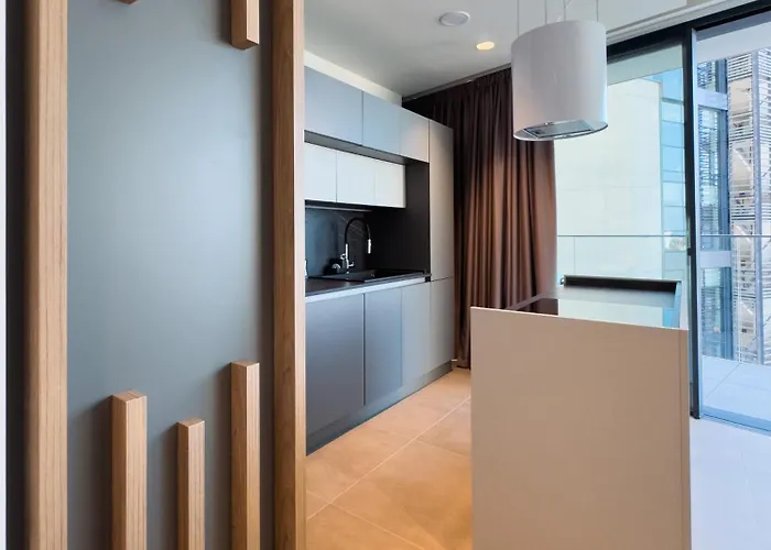 Mercury Tower Exclusive 1br W Rooftop Pool By Arco Collection