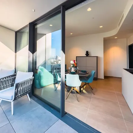 Mercury Tower Exclusive 1br W Rooftop Pool By Arco Collection Lejlighed